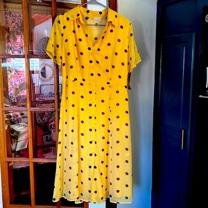 Yellow polka dot Eva Mendes dress